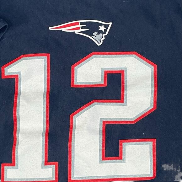 Tom Brady Men Size Large T-shirt New England Patriots Team Apparel NFL #12 GOAT - Picture 5 of 12